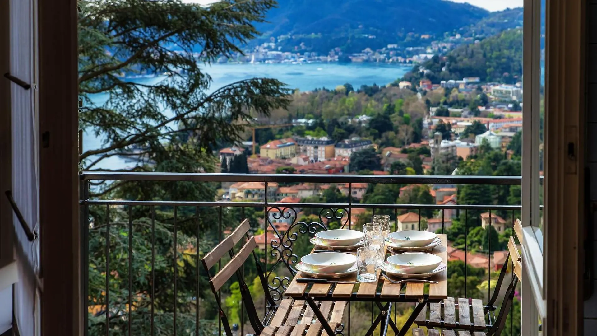 Vista Lario Apartment - Aqua Apartments contacts